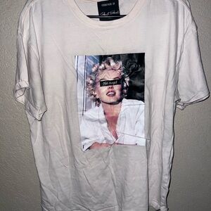 Forever 21 Cream T-Shirt with Iconic Graphic